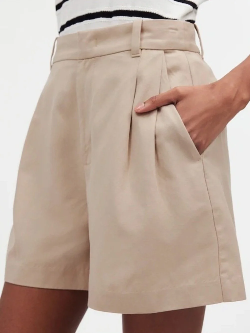 MADEWELL The Harlow Short in Drapey Twill in Vintage Khaki size 8